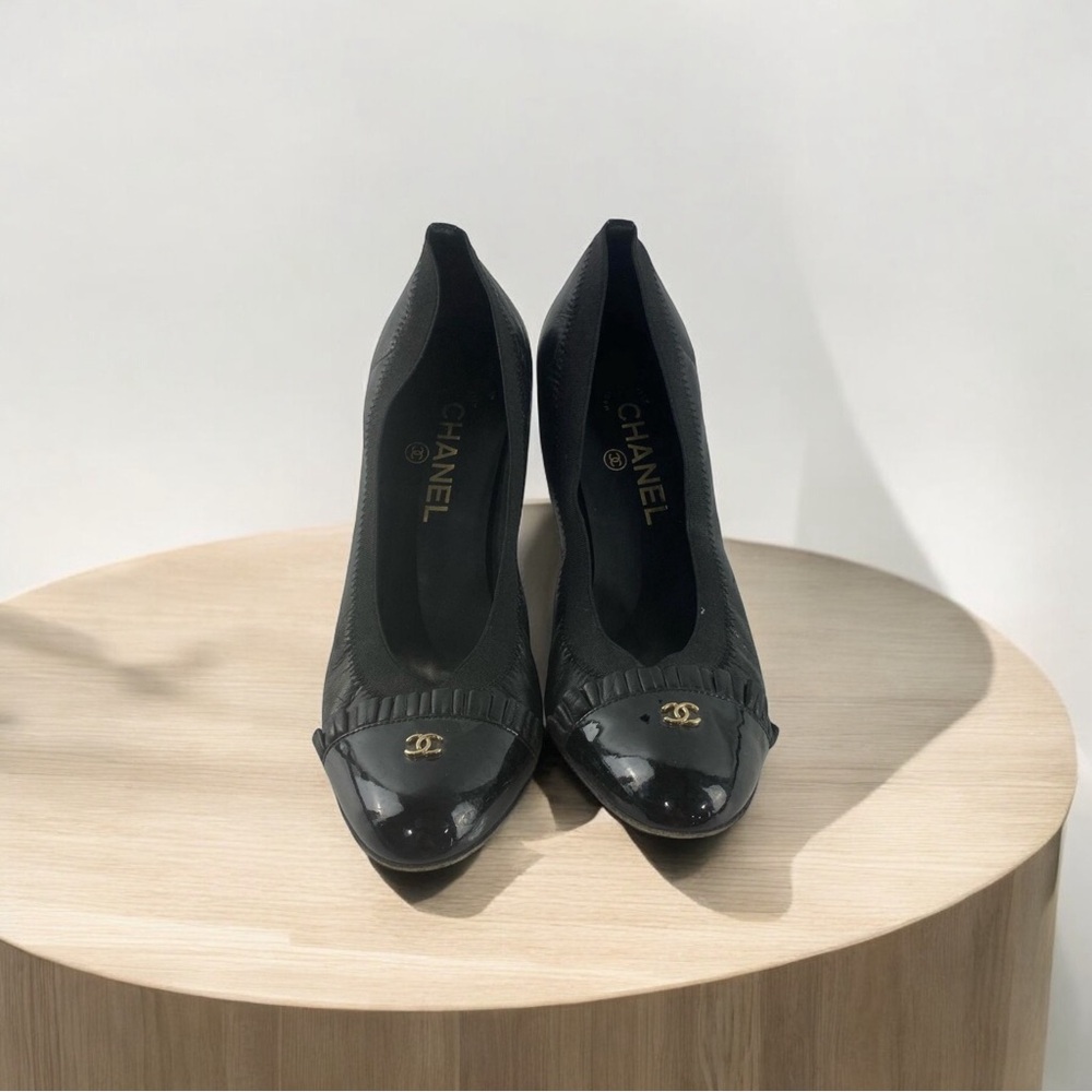 Hot Authentic Chanel Heels! Size 39/8.5🔥🔥🔥